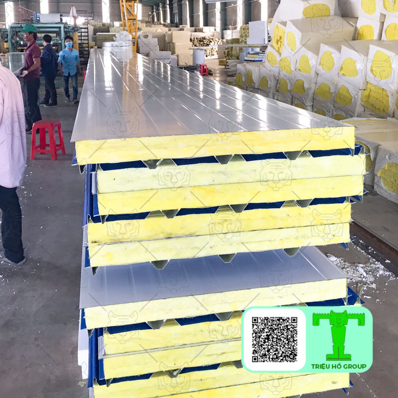 Fire-resistant glasswool sandwich panel