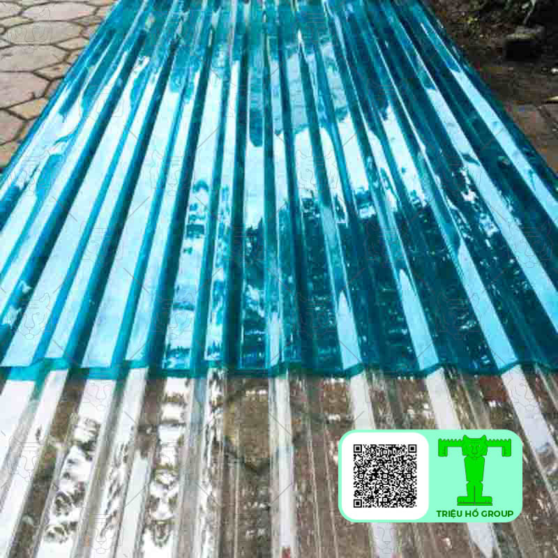Corrugated polycarbonate sheet