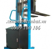 Electric hand stacker