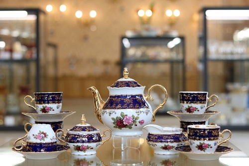 Ceramic tea set