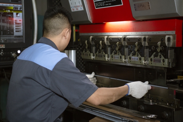 Amada bending machine