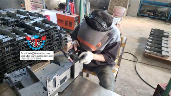 Steel plate welding