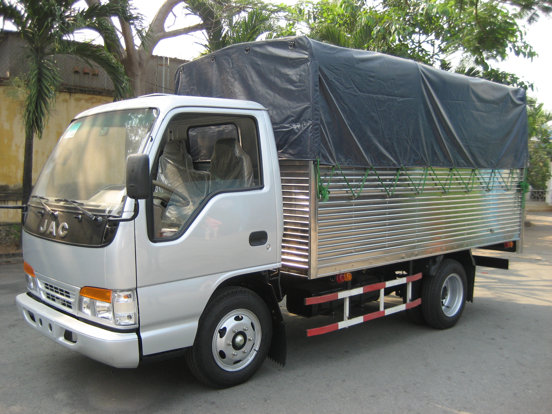 Bulk cargo transportation