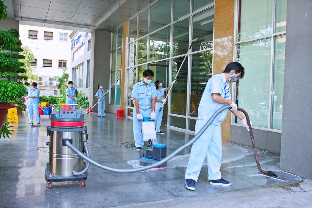 Full industrial cleaning service