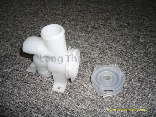 Plastic injection mold