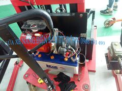 Hand pallet truck repair and maintenance