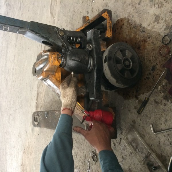 Hand pallet truck repair and maintenance