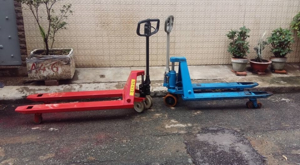 Japanese hand pallet truck