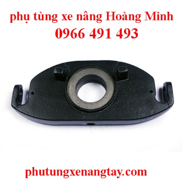 Pump holder base for hand pallet truck
