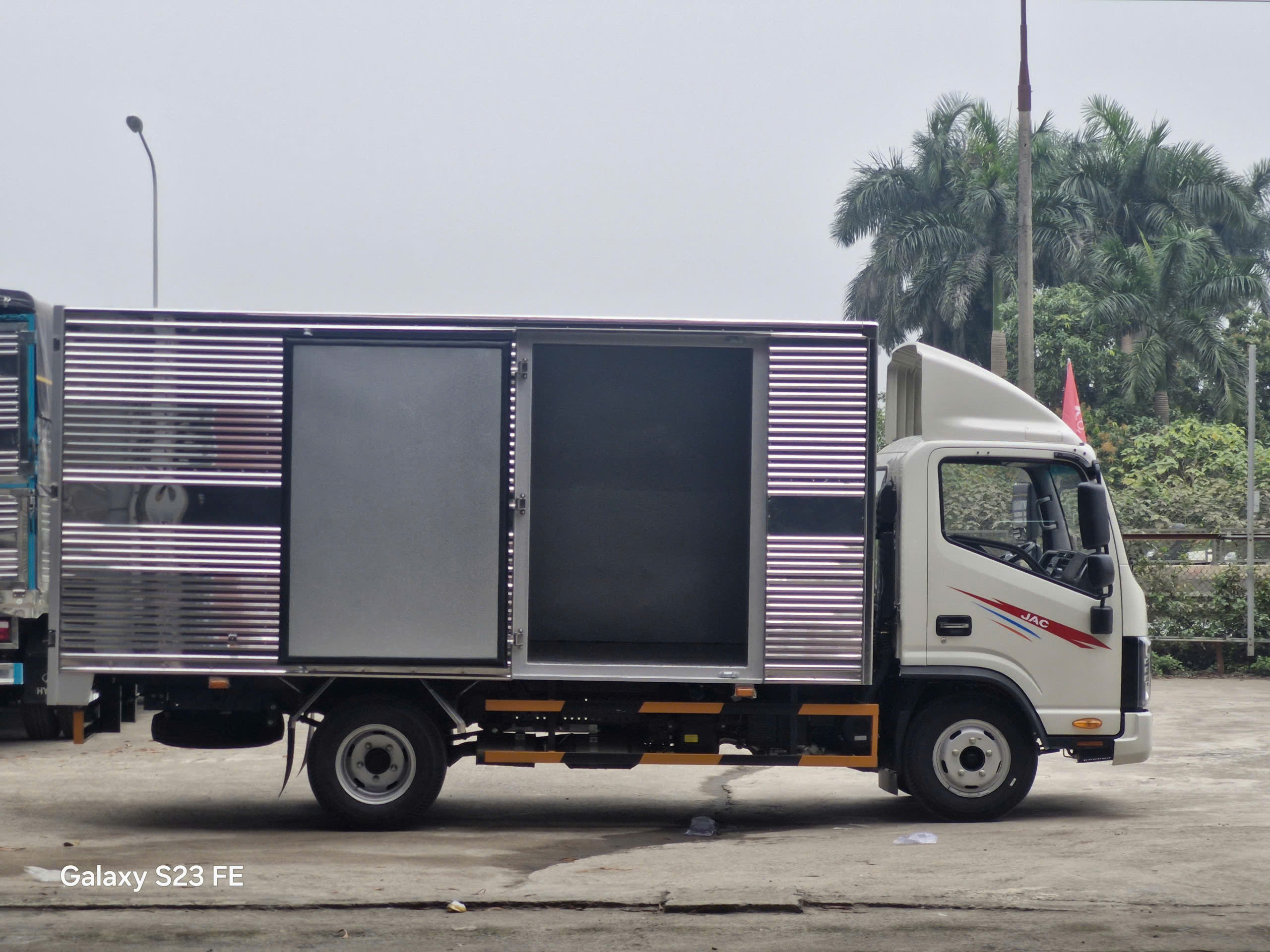 Truck