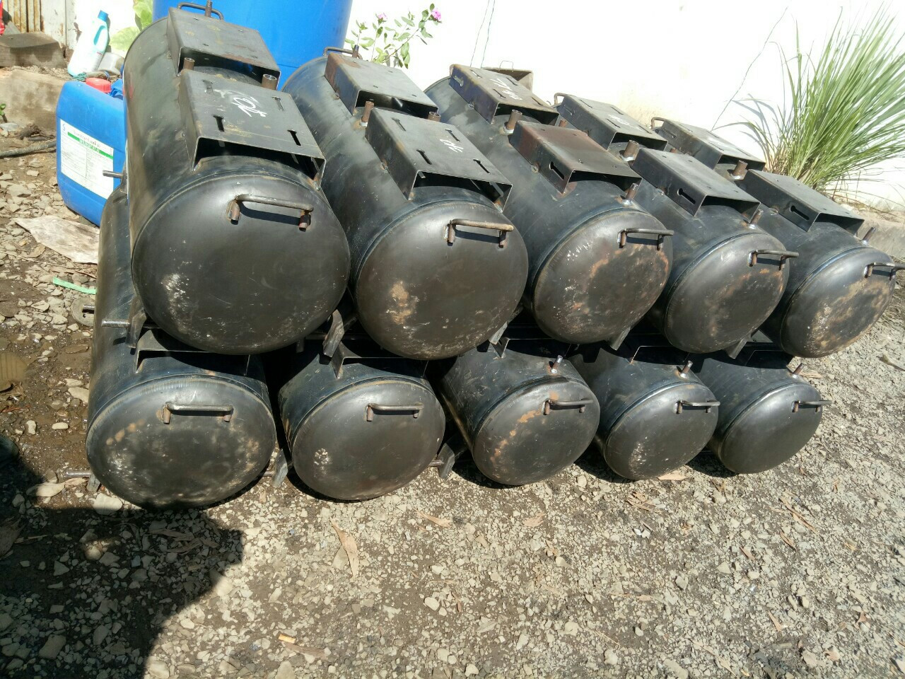 Compressed air tank
