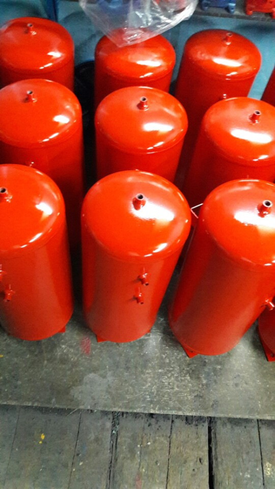 Compressed air tank