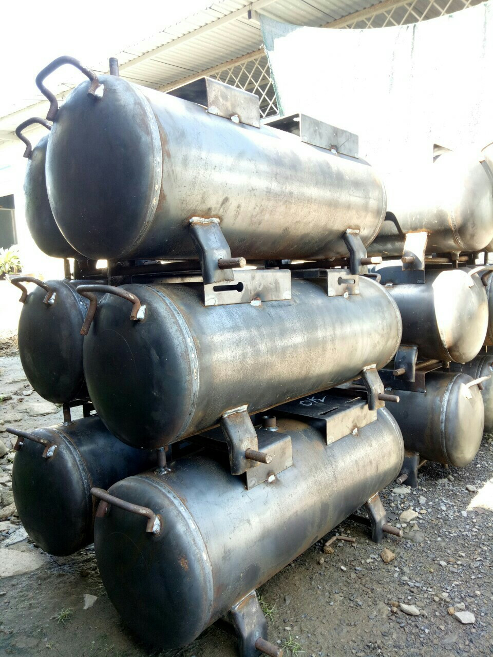 Compressed air tank