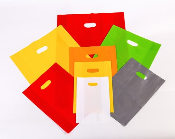 Die cut handle PE bag