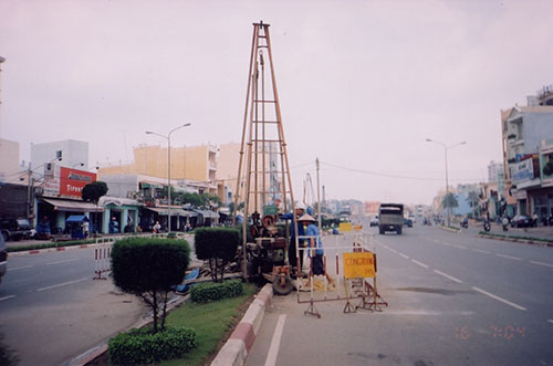 Khoan khảo sát địa chất công trình cầu vượt