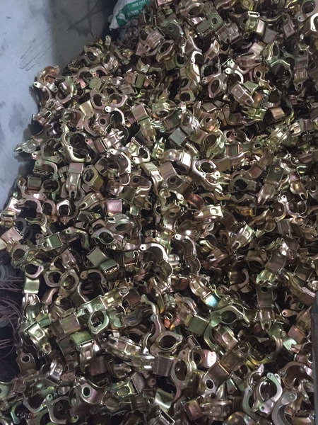 Scaffolding couplers