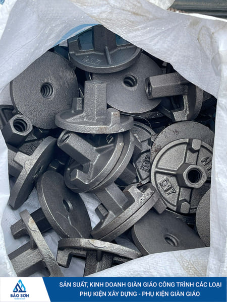 Wing nuts