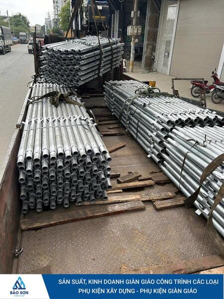 Wedge lock scaffolding