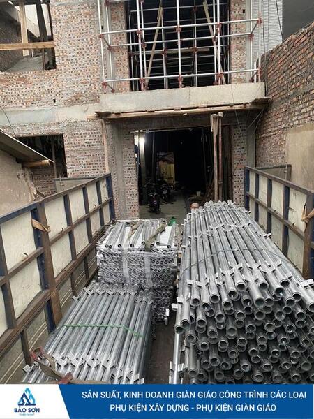 Wedge lock scaffolding