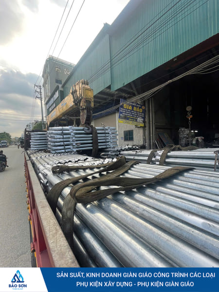Wedge lock scaffolding