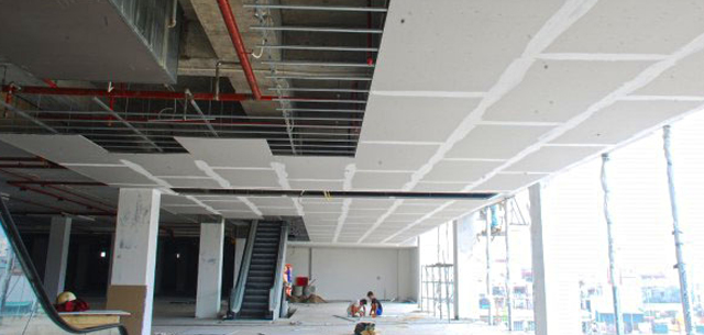 Plaster ceiling construction
