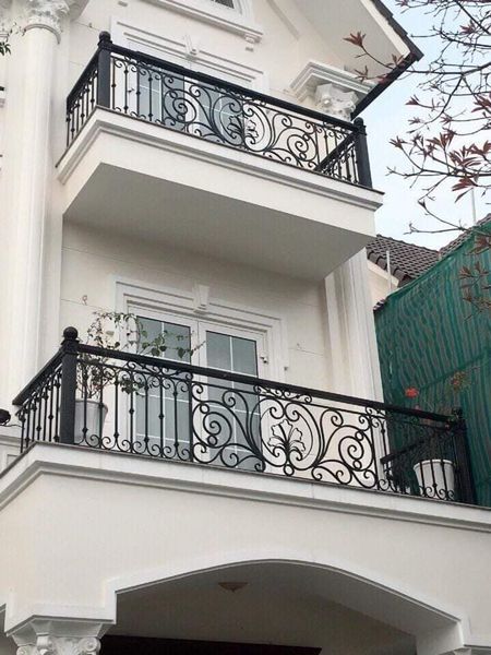 Balcony railings