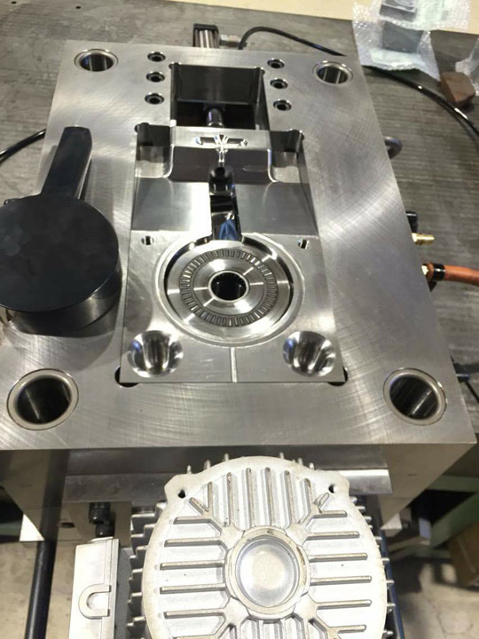 Electronic mold