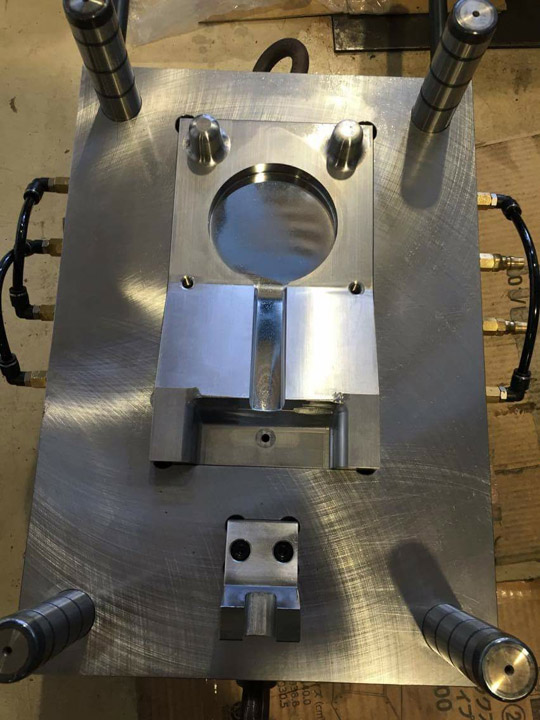 Electronic mold