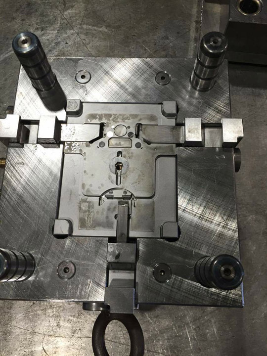 Cosmetic mold