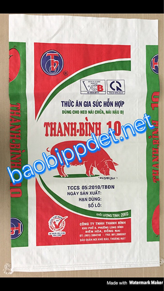 Livestock feed bag