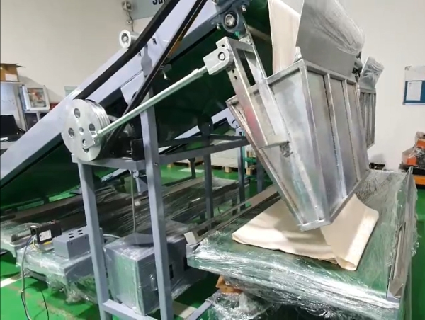 Automatic winch with fabric roller