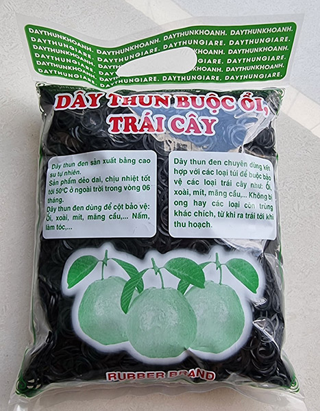 Black rubber band for fruit: guava, plum