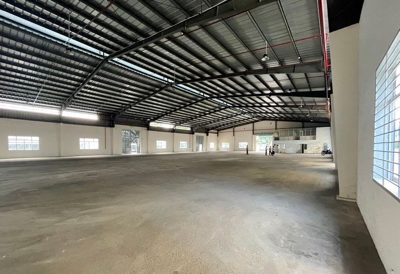 Self-managed warehouse for rent