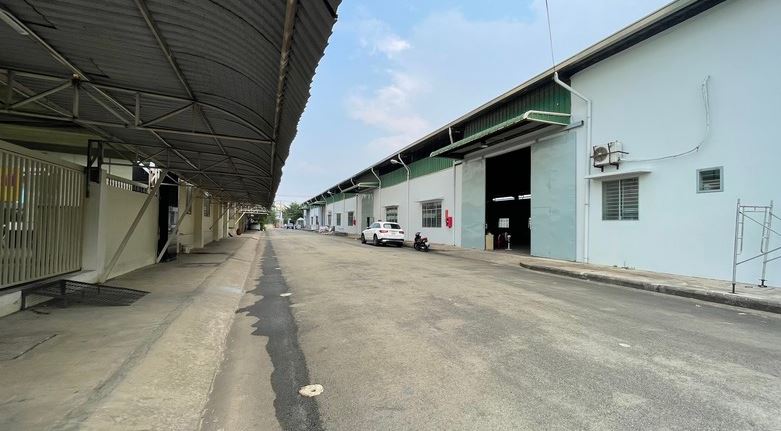 Self-managed warehouse for rent