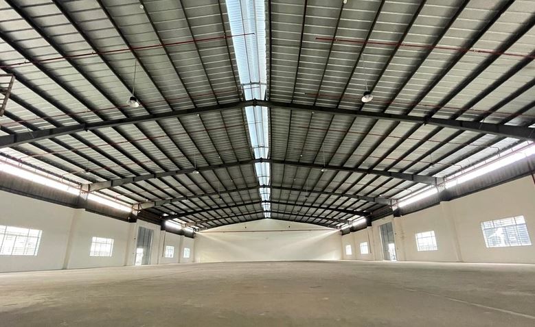 Self-managed warehouse for rent