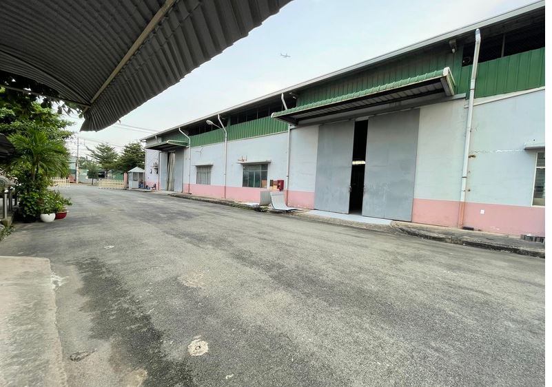 Self-managed warehouse for rent