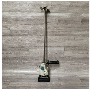 Handheld paint stirrer