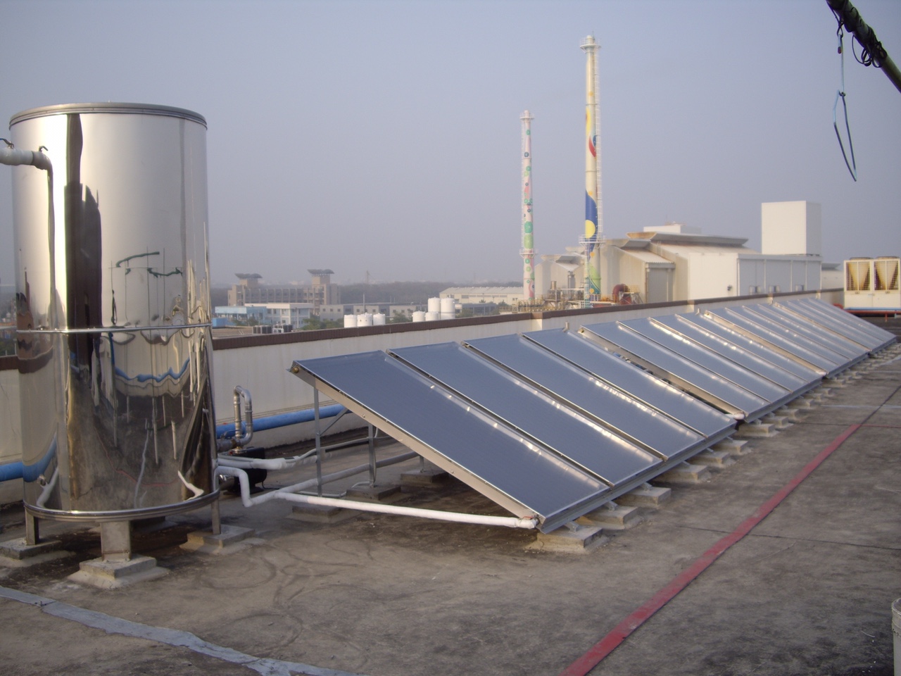 Solar water heater