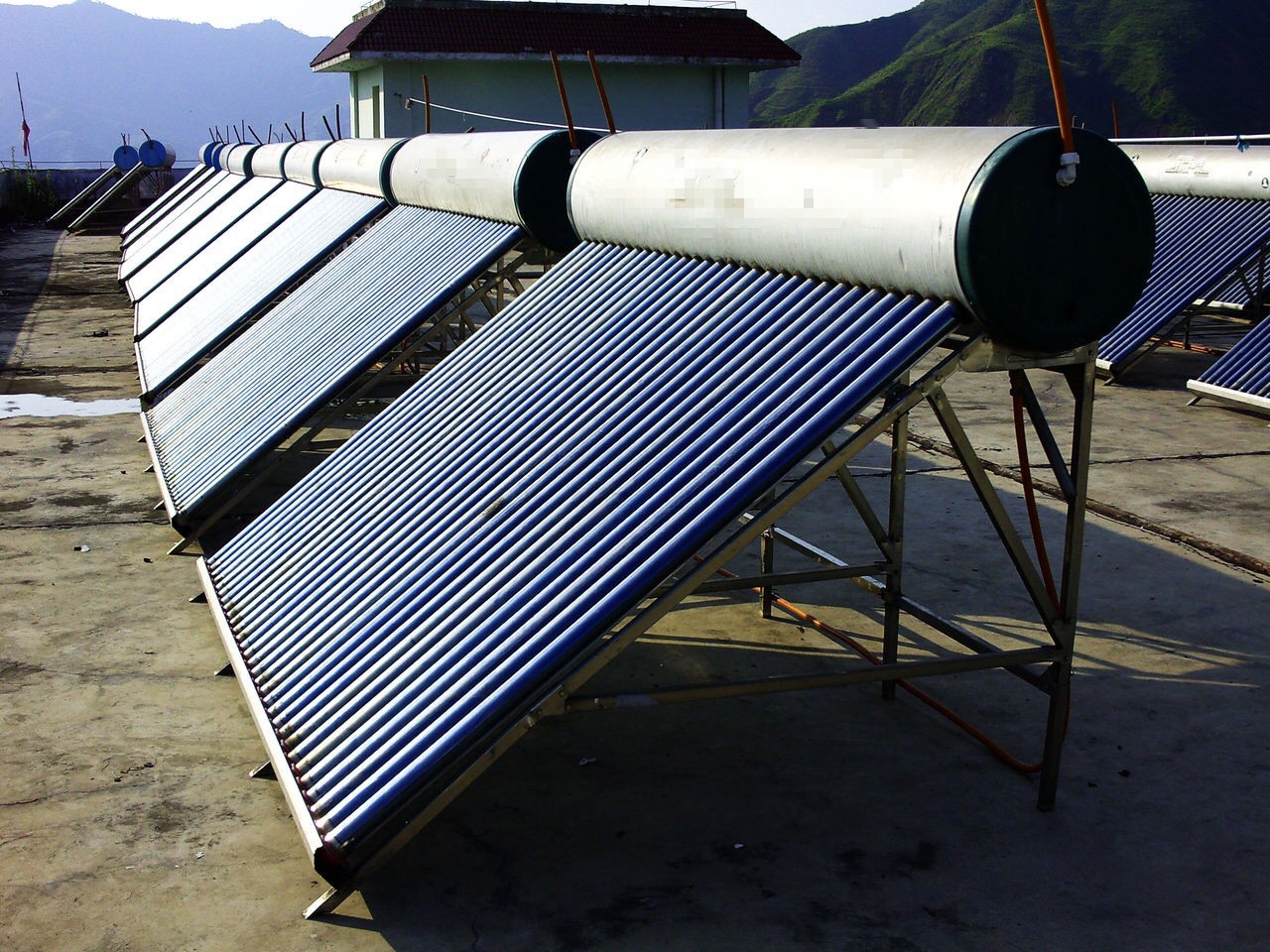Solar water heater