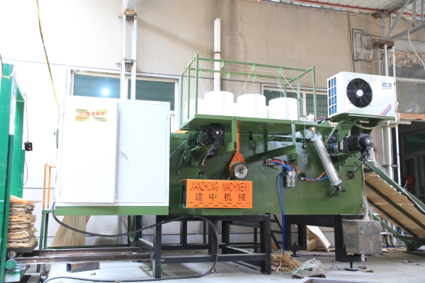 Veneer composer machine
