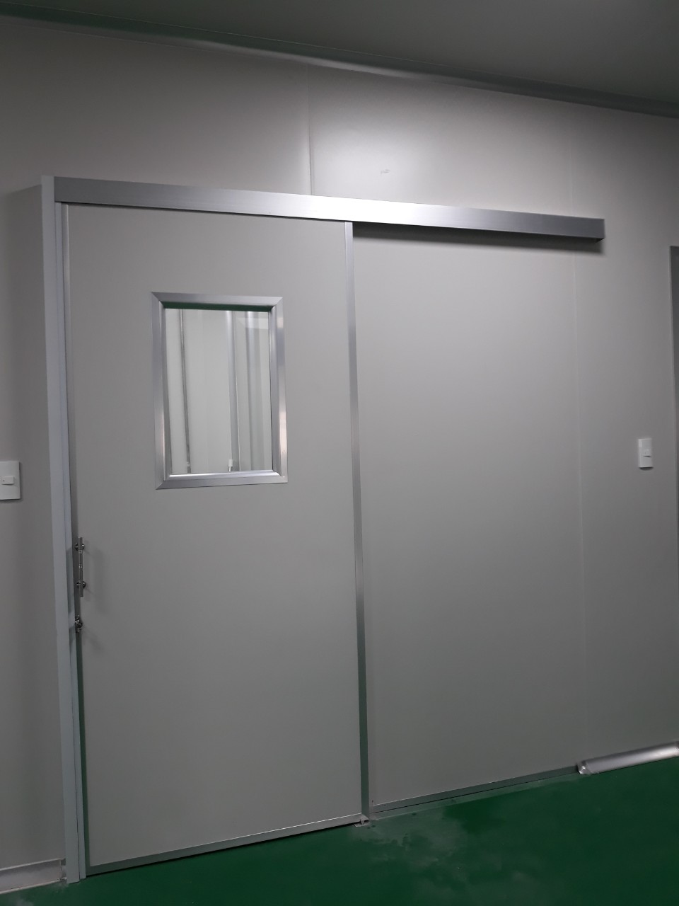 Clean room door