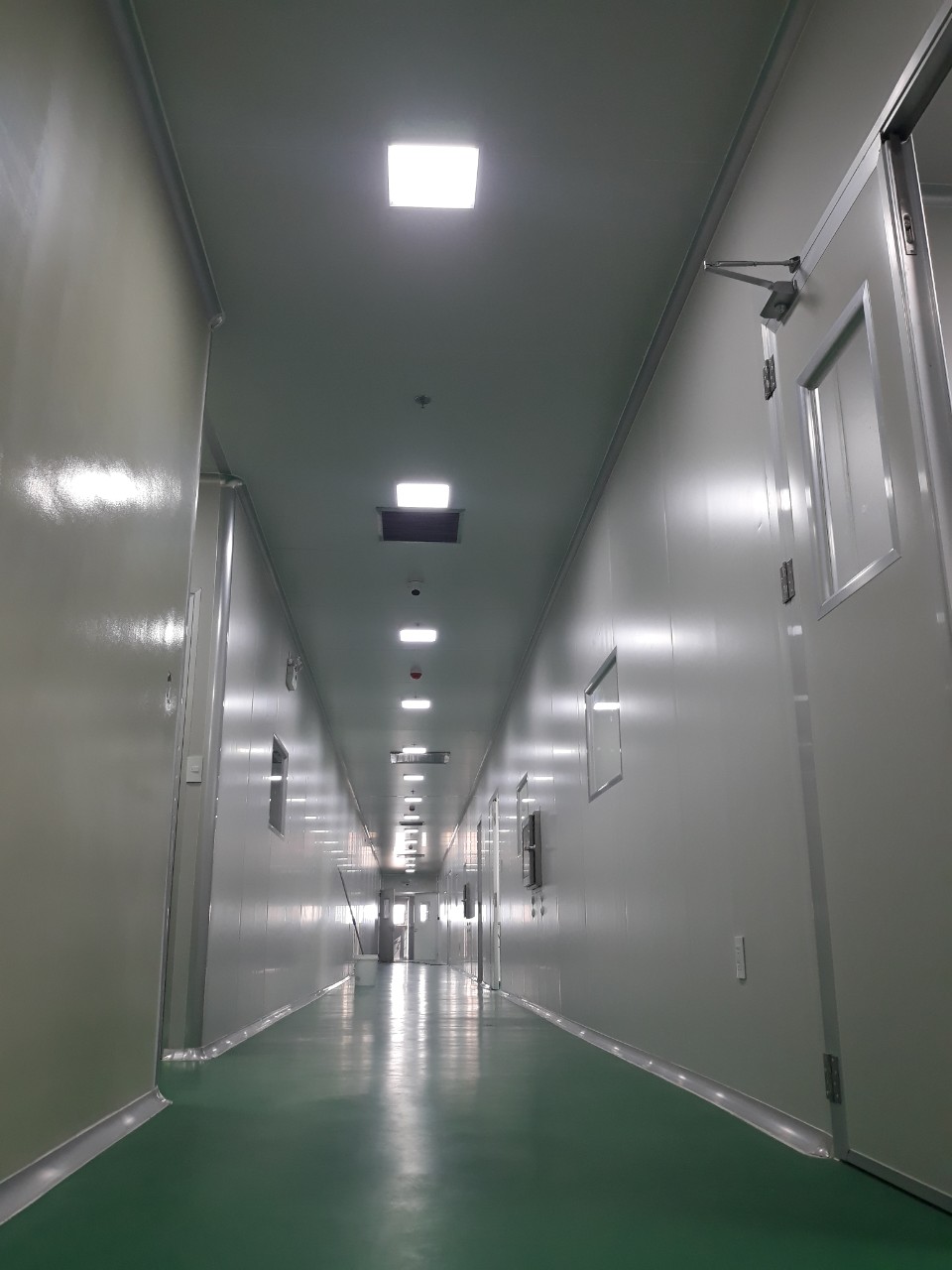 Clean room panel