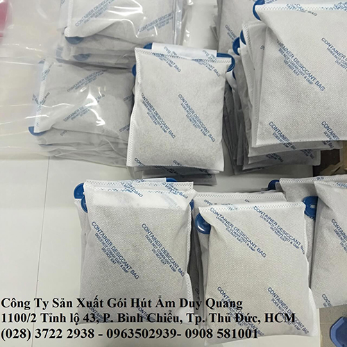 Clay desiccant packet