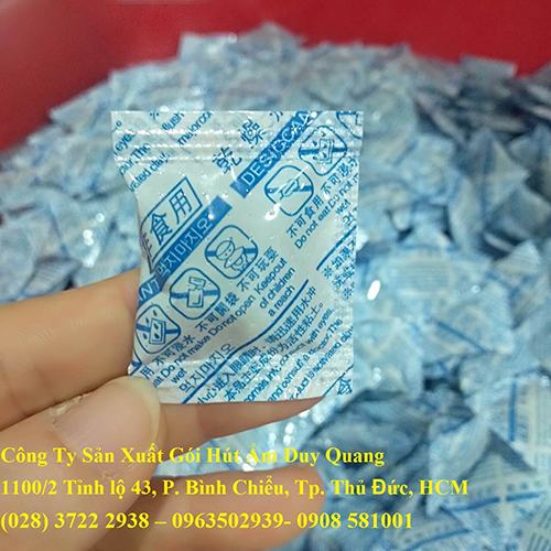 Clay desiccant packet