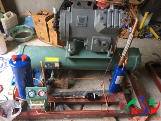Refrigerant compressor