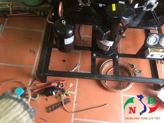 Refrigerant compressor