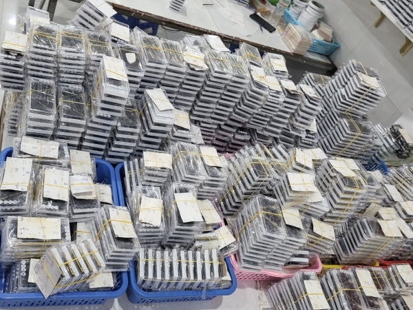 False eyelashes