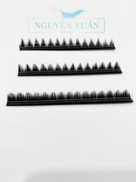 False eyelashes