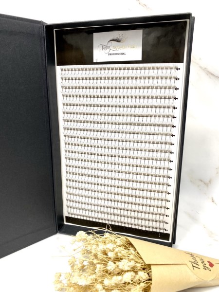 False eyelashes