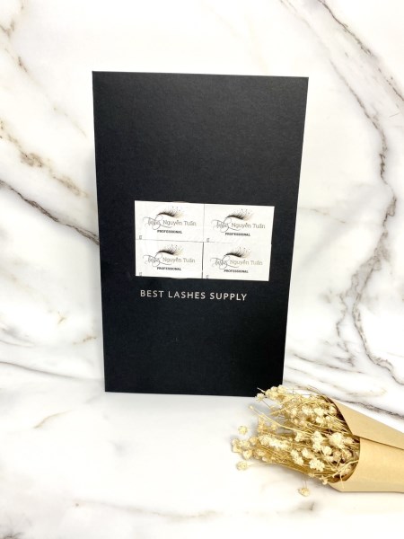 False eyelashes